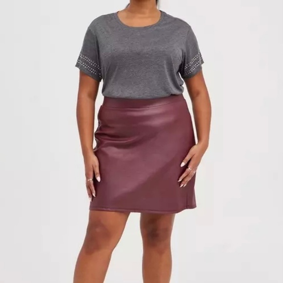 torrid Dresses & Skirts - Torrid Mini Studio Luxe High Waisted Skirt Coated Ponte Knit Maroon Womens 1‎ 1X